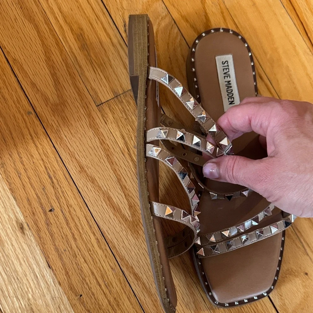 Steve Madden Tan/ Nude Slide Sandals with Silver Pyramid Studs - Picture 4 of 5